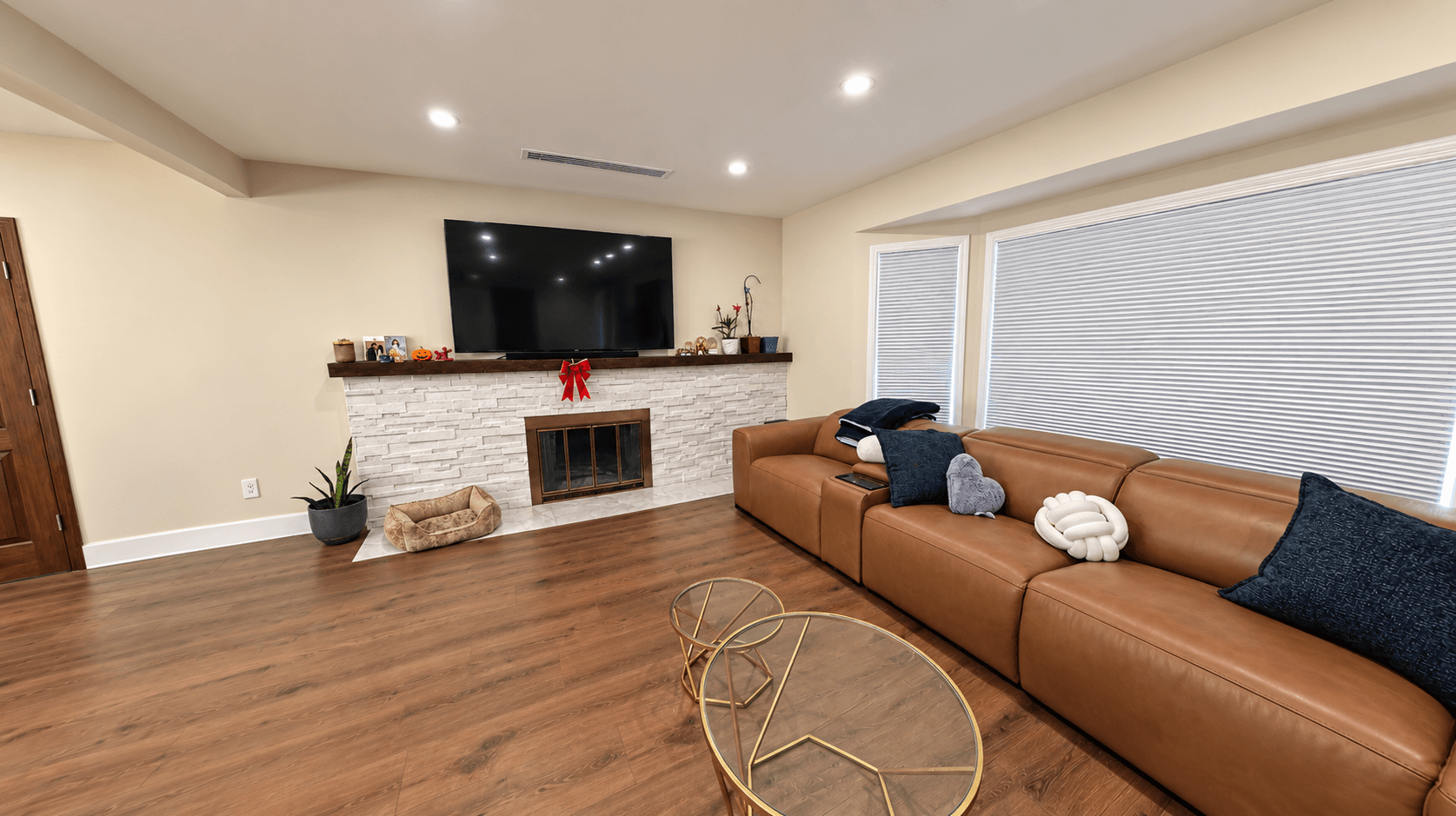Living room walkthrough preview